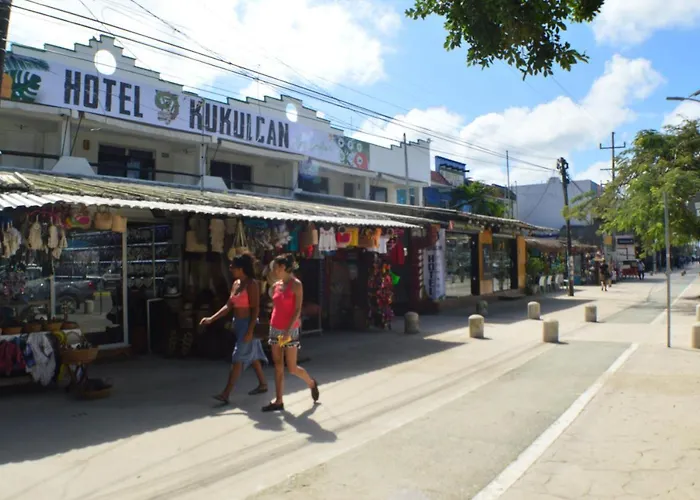 Hotel Kukulcan By Emotion
